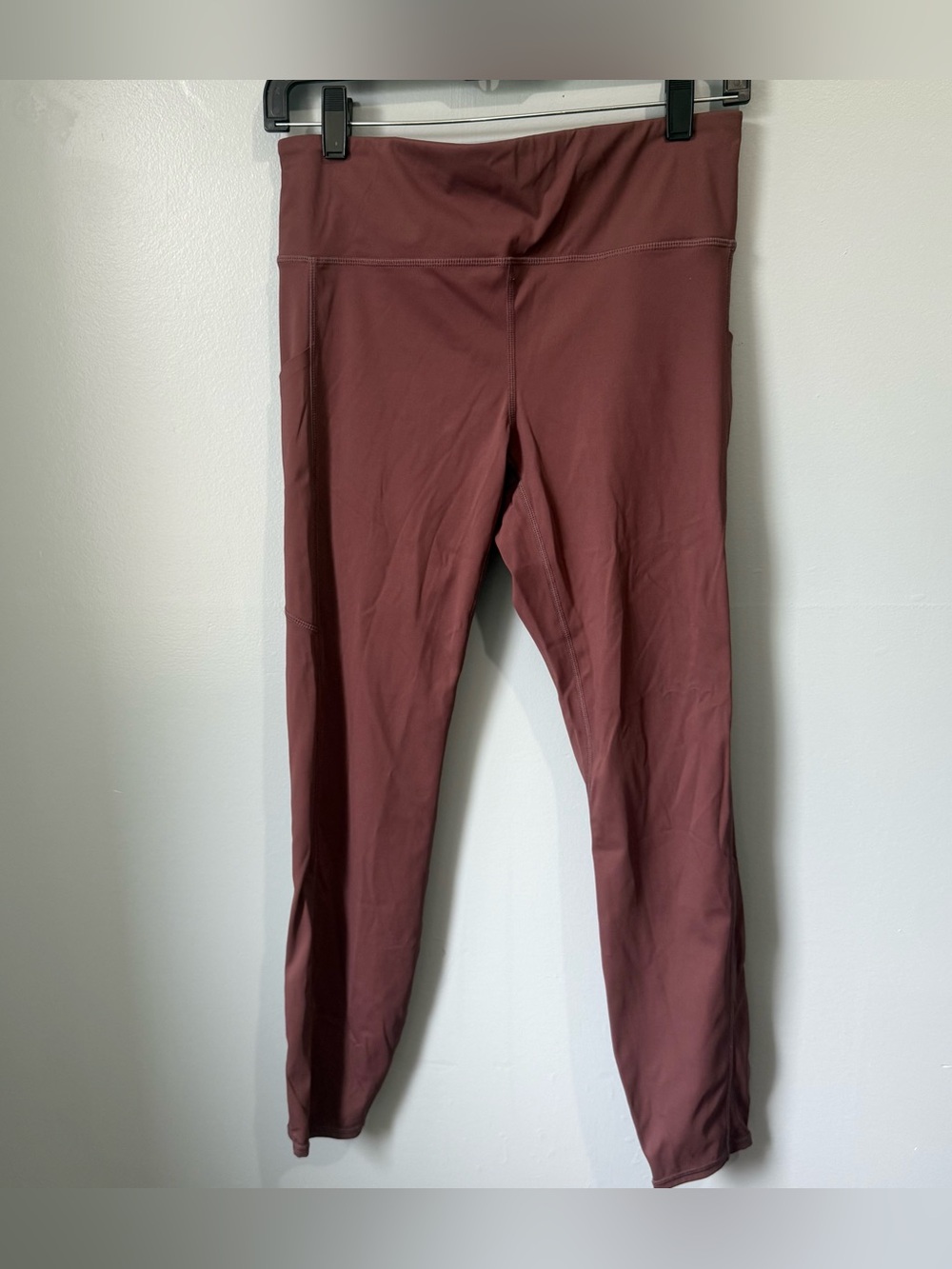 Vuori Stride Burgundy Leggings size medium